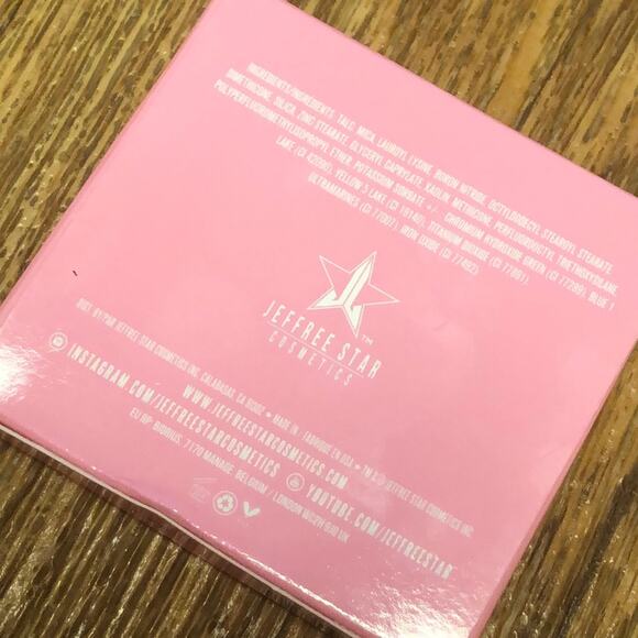 Jeffree Star Artistry Single in Heavy Weighted Shade Teal Matte Eyeshadow - Picture 5 of 5